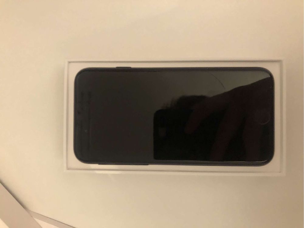 iPhone SE 2020 64GB CZARNY