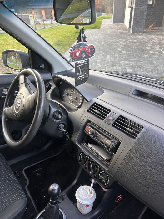Suzuki Swift 1.3 benzyna 4 drzwi Małopolska
