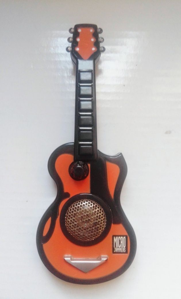 Miniatura de guitarra 1994 18x7cm.