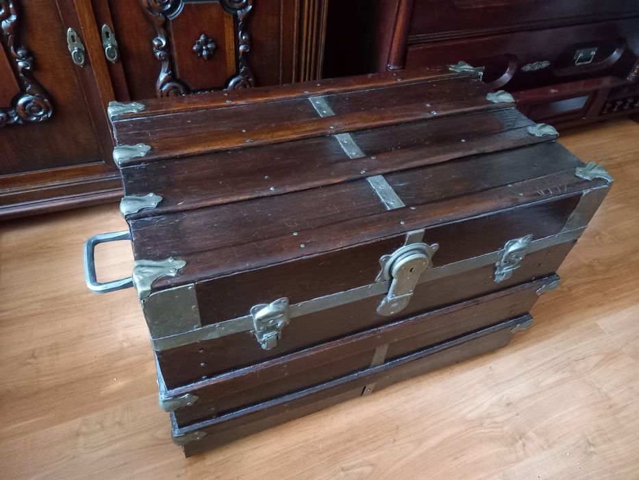 Duży stary kufer skrzynia okucia drewniany antyk vintage podróżny 1824