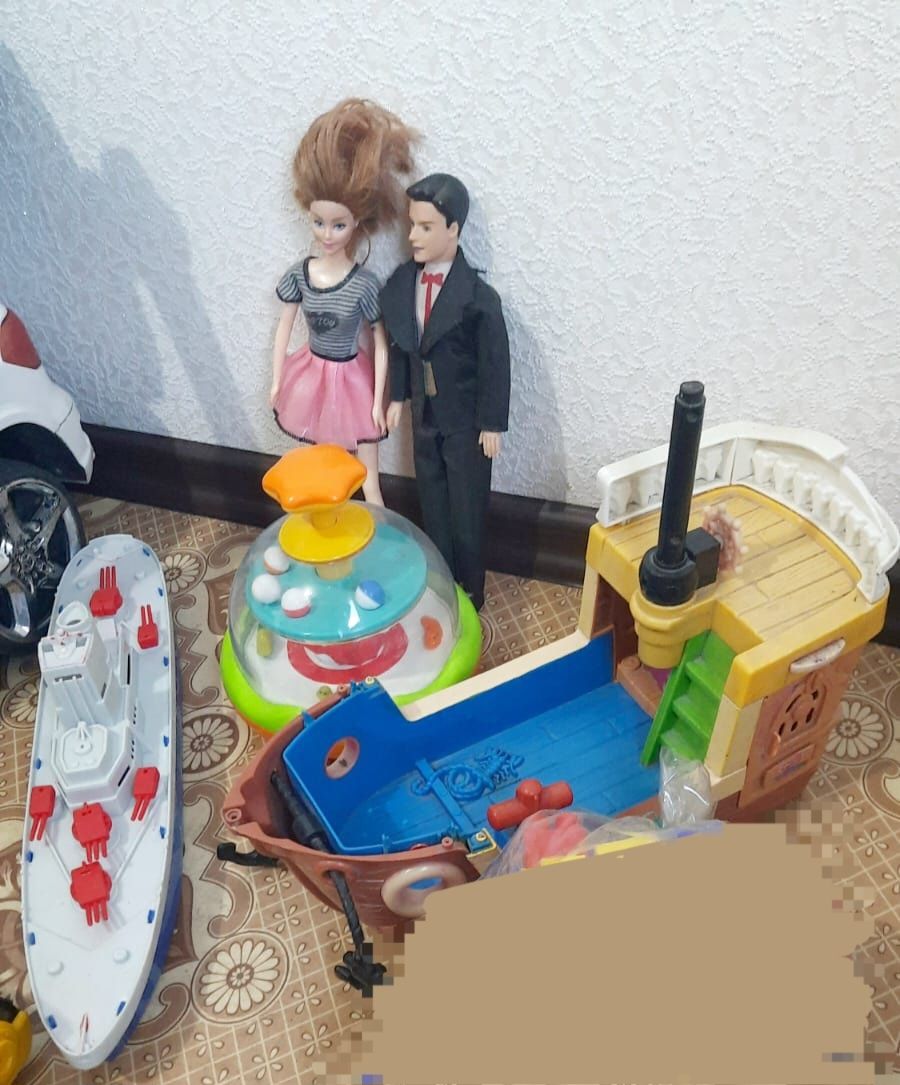 Много разных игрушек