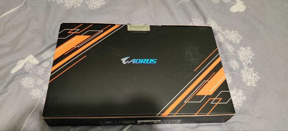 Ноутбук Gigabyte AORUS 15 XE4