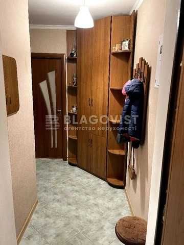 2к.Метро Дорогожичи.Вул.Ольжича,14а