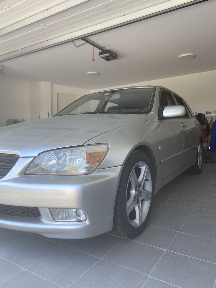 Lexus is200 sportcross