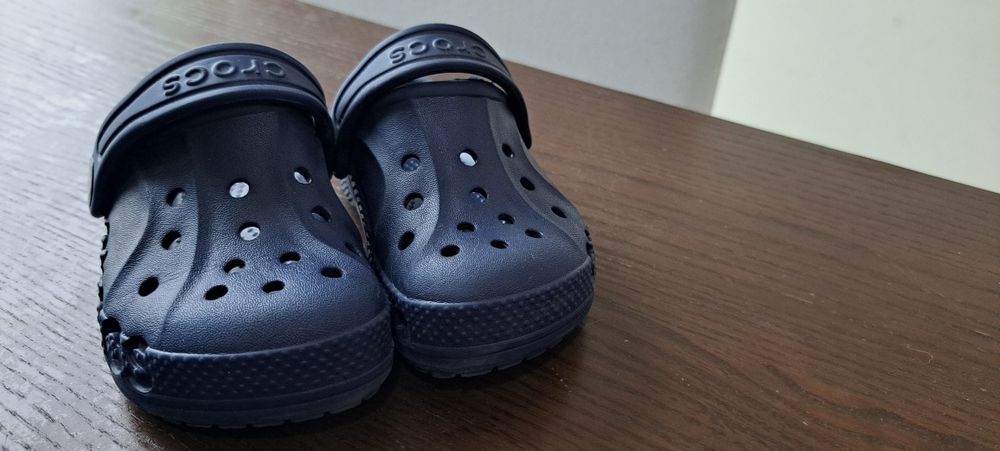 Vendo crocs tam.24
