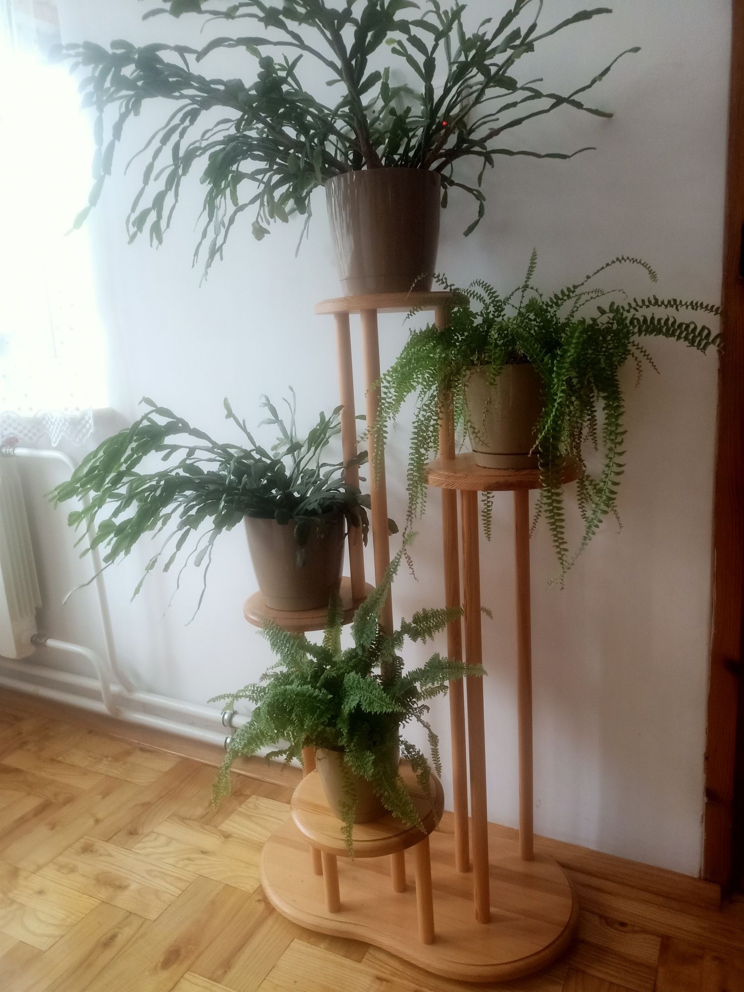 Kwietnik drewniany