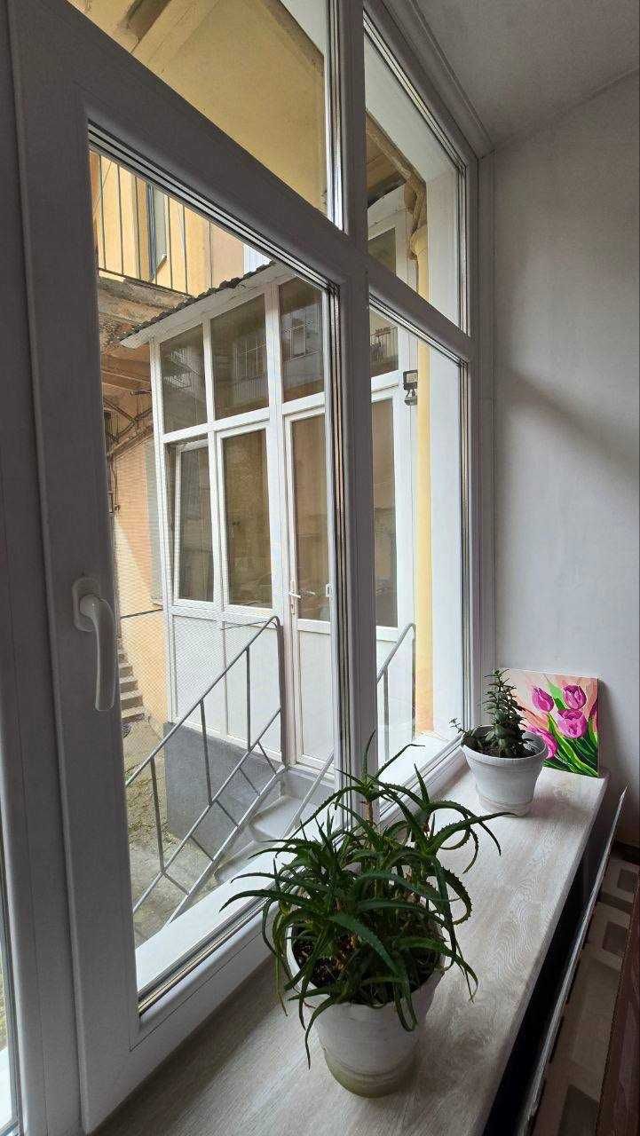 Продаж 2 кімнати вул. Листопадового Чину 74 м2 Центр Вигляд на Парк