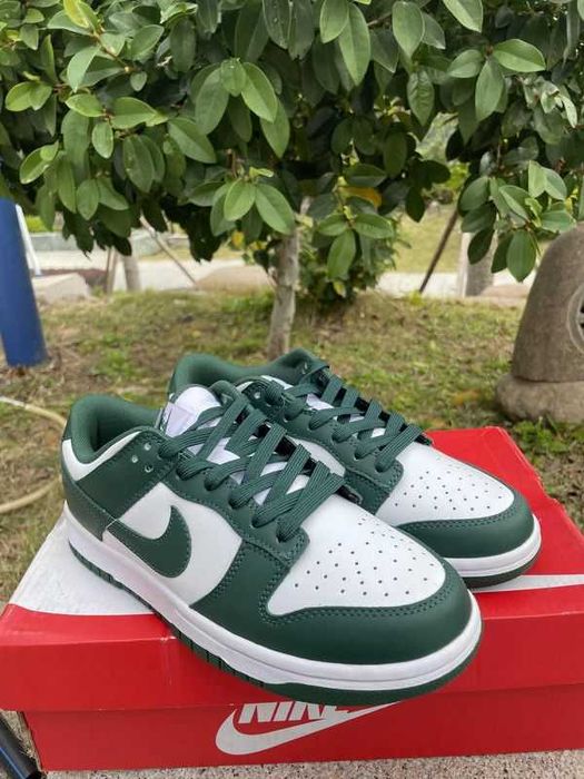 Buty damskie Trampk Nike Dunk SB Low R.39