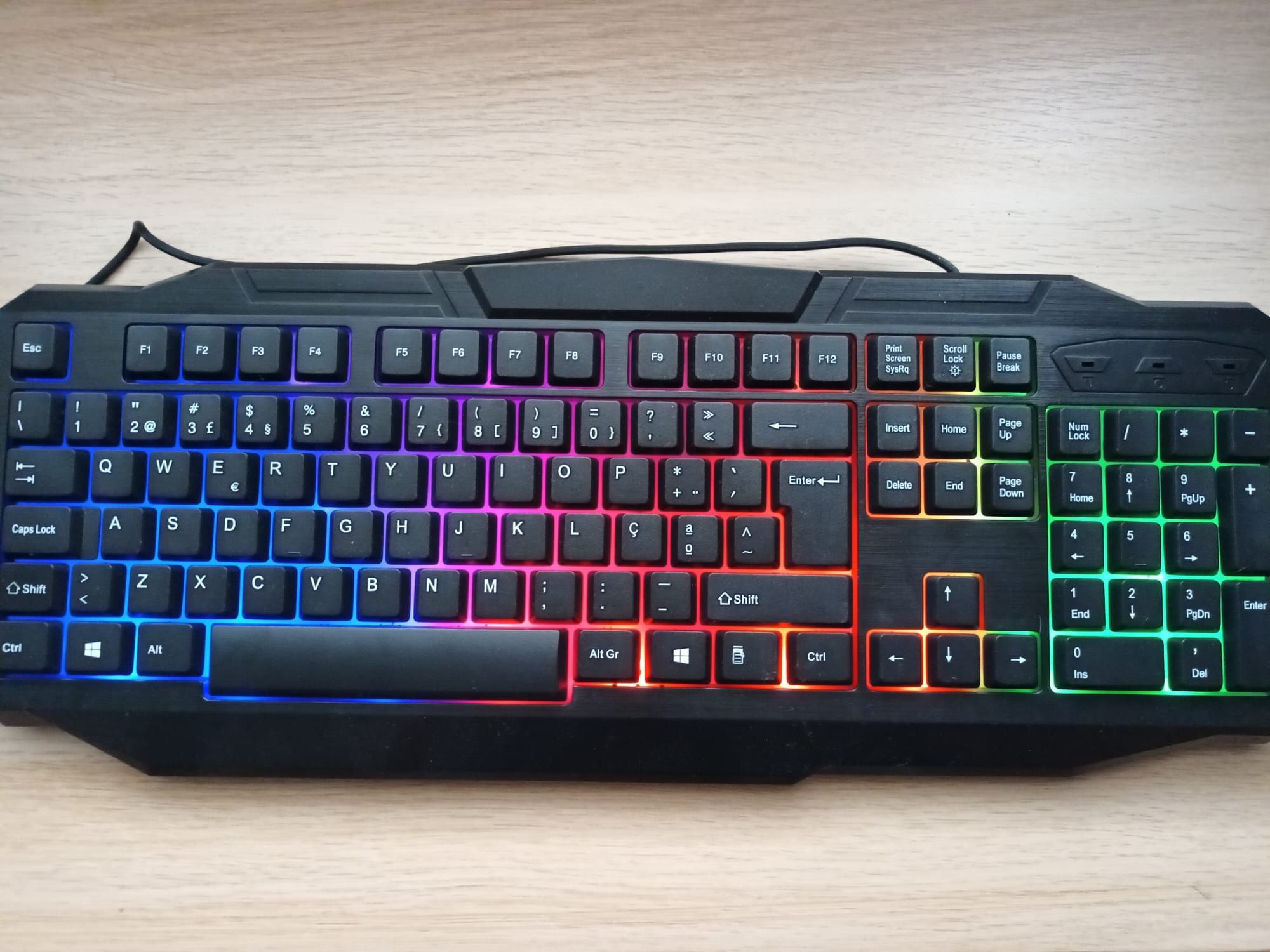 Teclado gaming com rgb