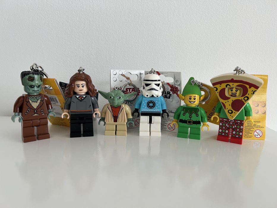 Zestaw breloczków. Brelok Lego z latarką 6 sztuk