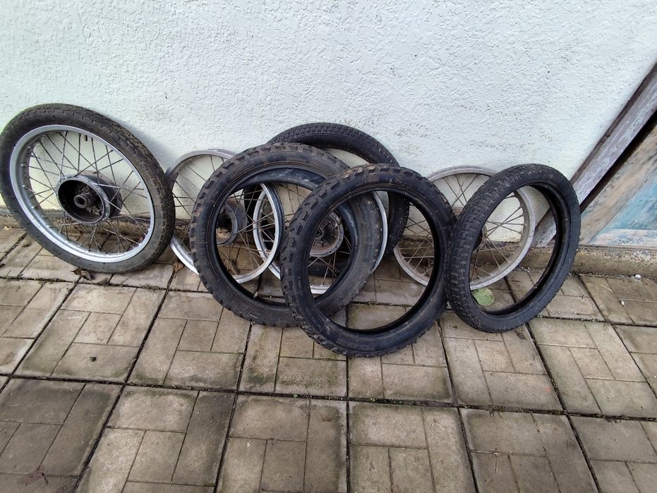 Резина і диски до мопеда