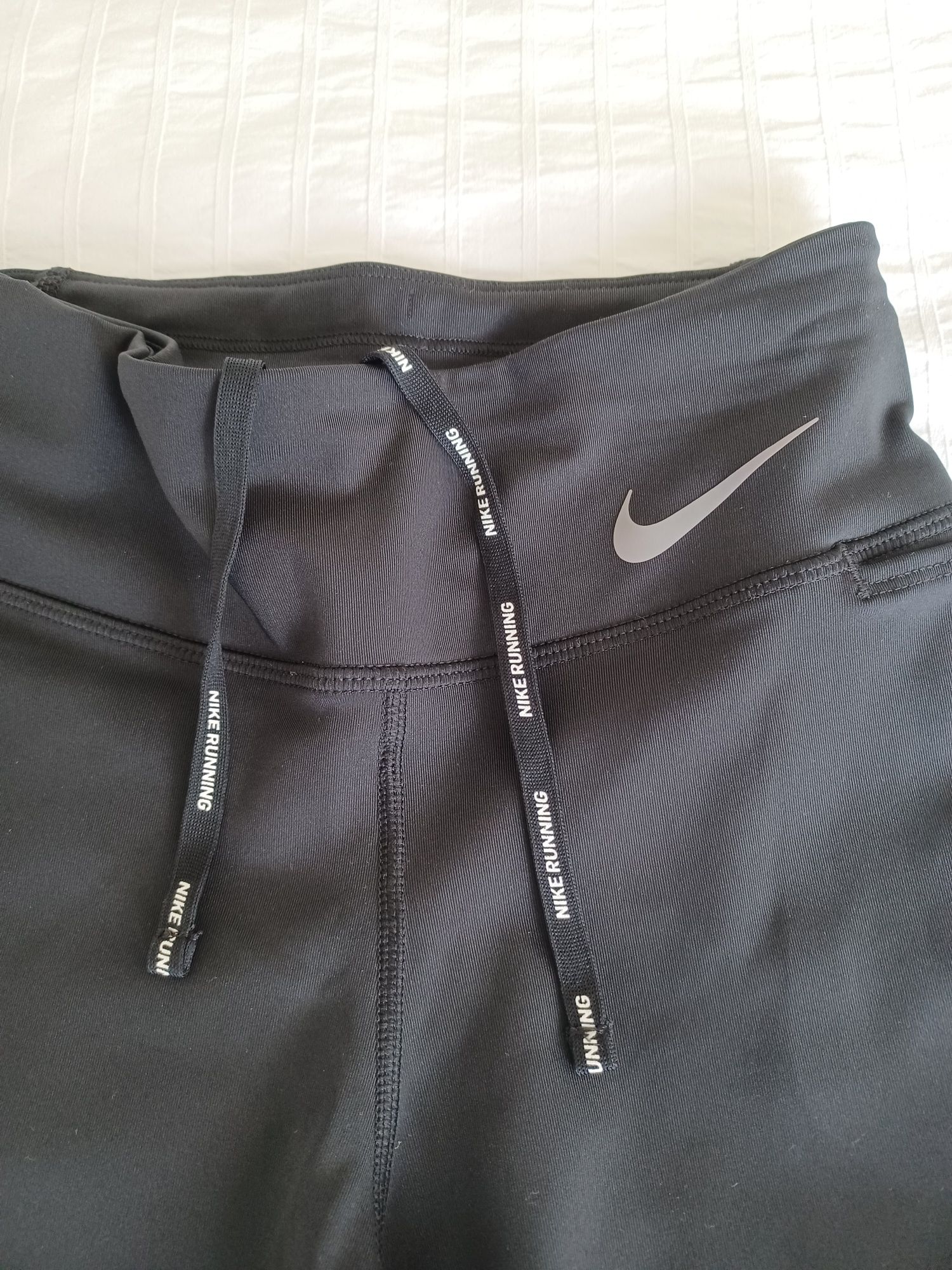 Calças / leggings de compressão da Nike - em excelente estado
Tamanho