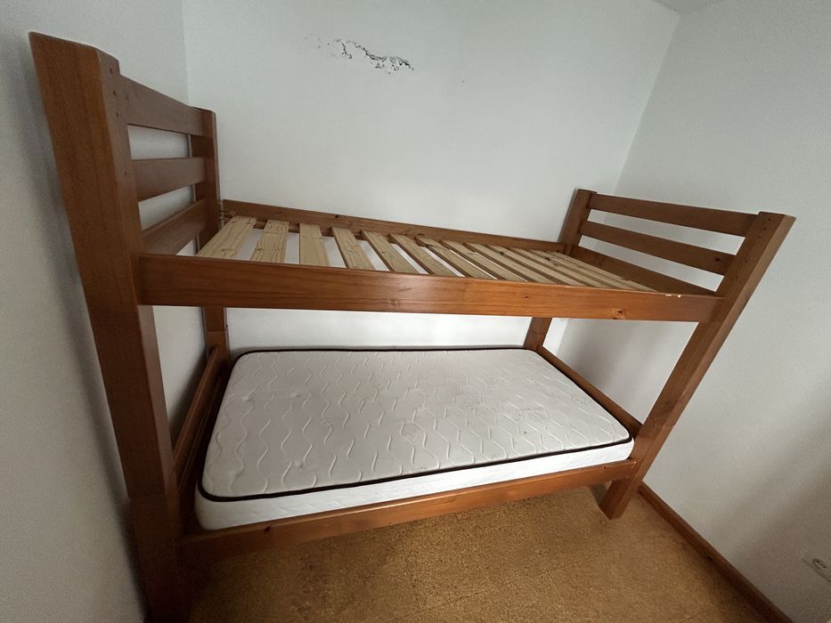 Cama beliche com 1 colchão