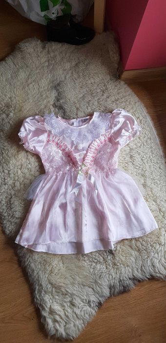 Piękna sukienka różowa r. 90