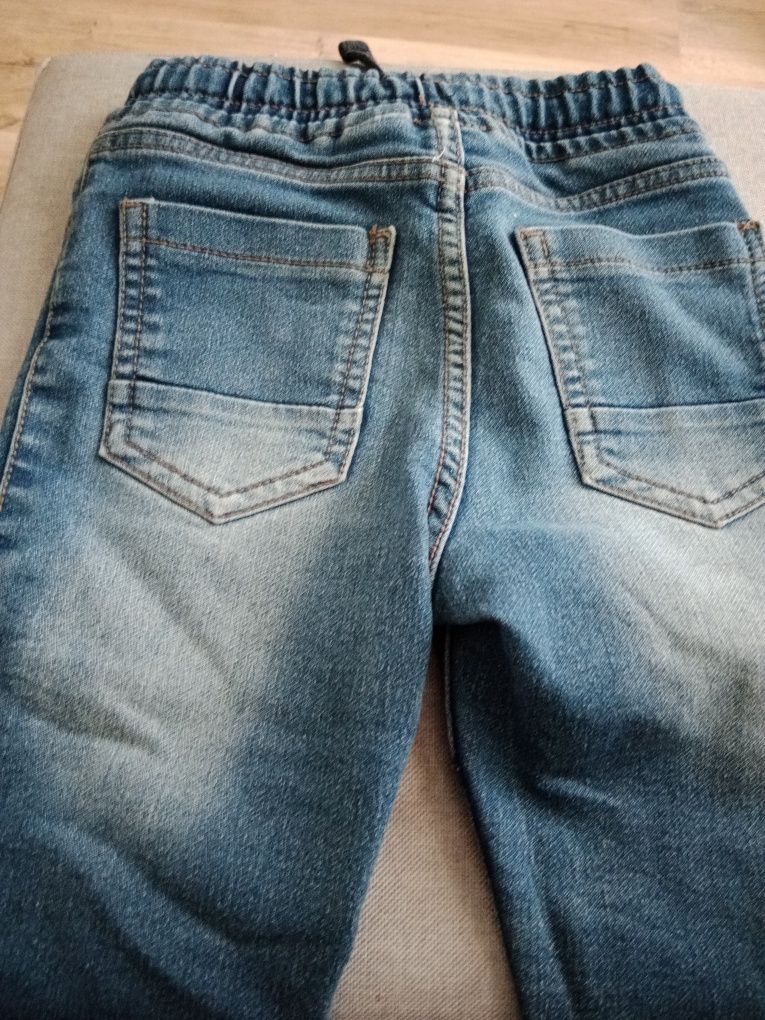 Joggery spodnie jeans 98-104