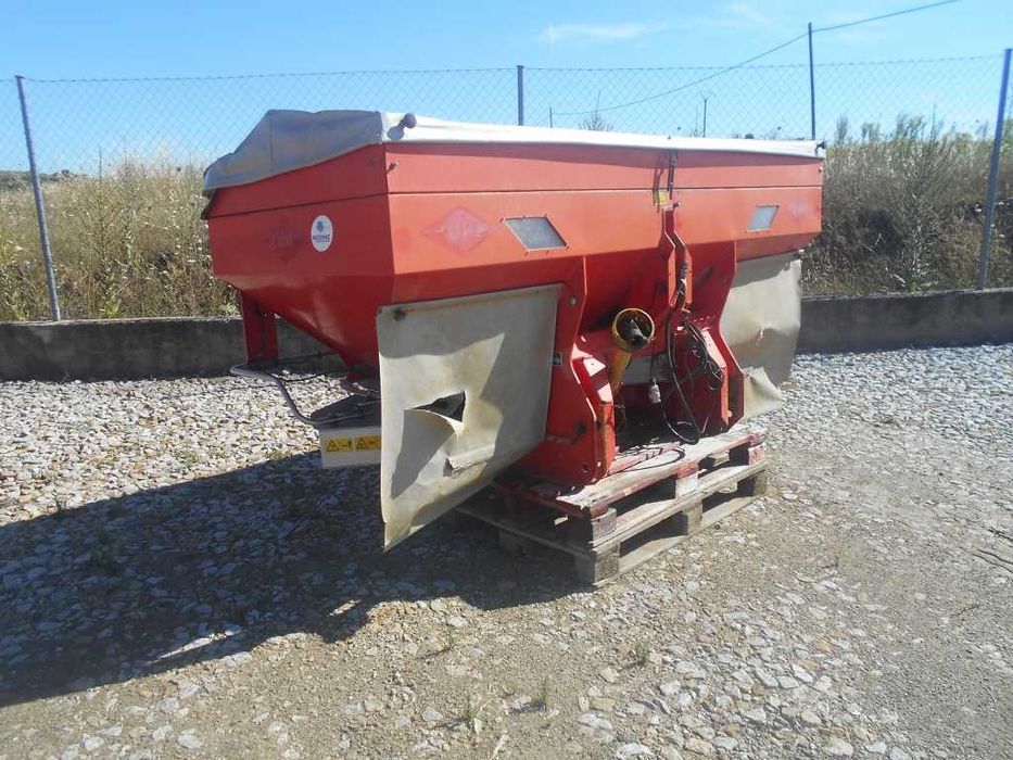 Espalhador de adubo kuhn 1131