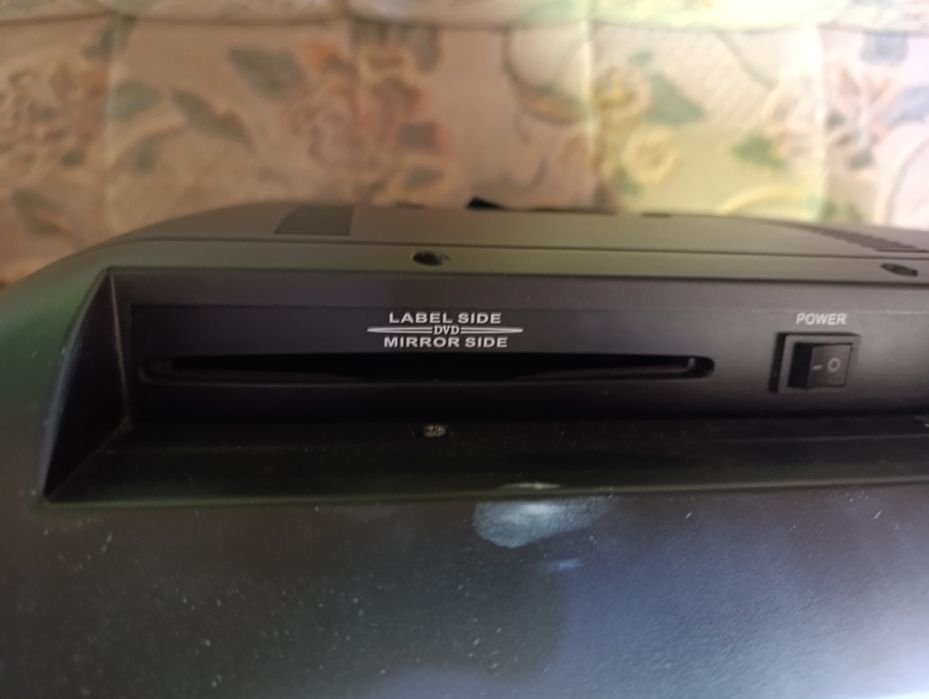 Телевізор TECHNIKA з DVD