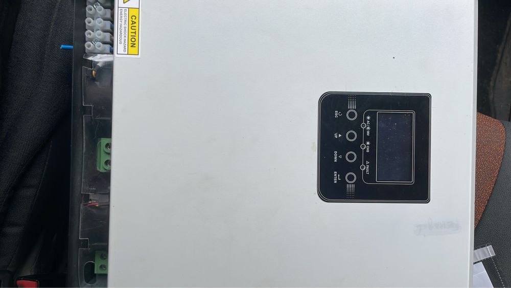 Гібрідний інвертор