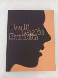 Livro "TuuliTastic - A Photographic Love Letter" de Rankin