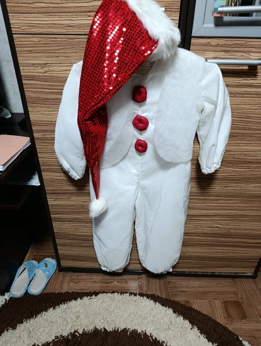 Новогодний костюм снеговик