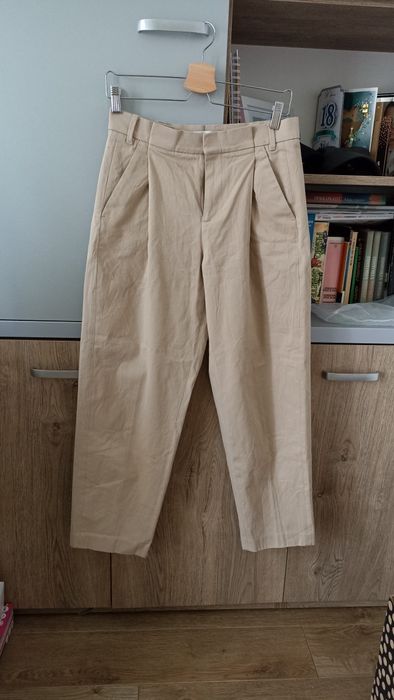 Spodnie damskie wyjściowe beżowe Zara / XS
