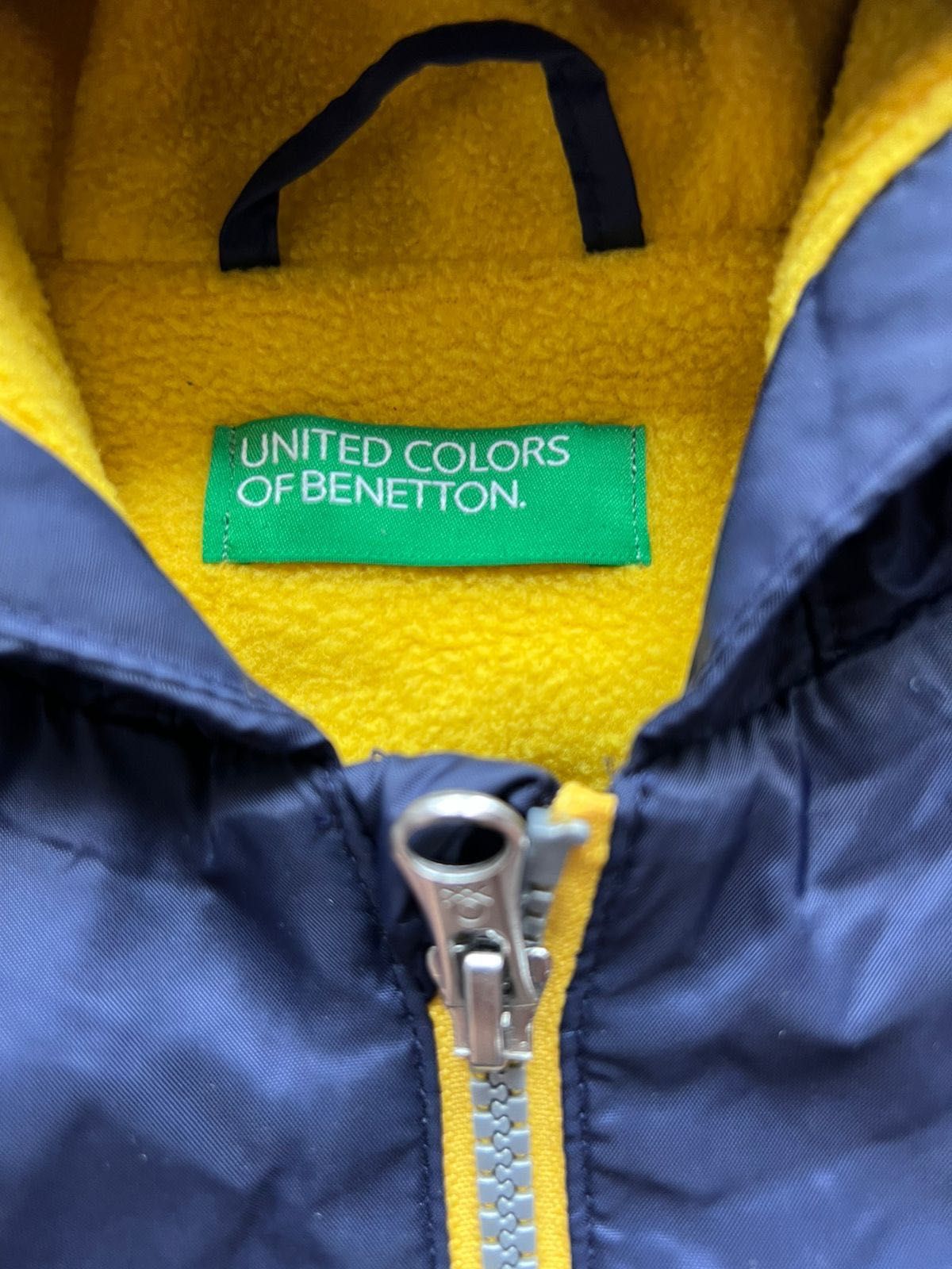 Куртка-дощовик дитяча Benetton XL 150 см 10-11 років
