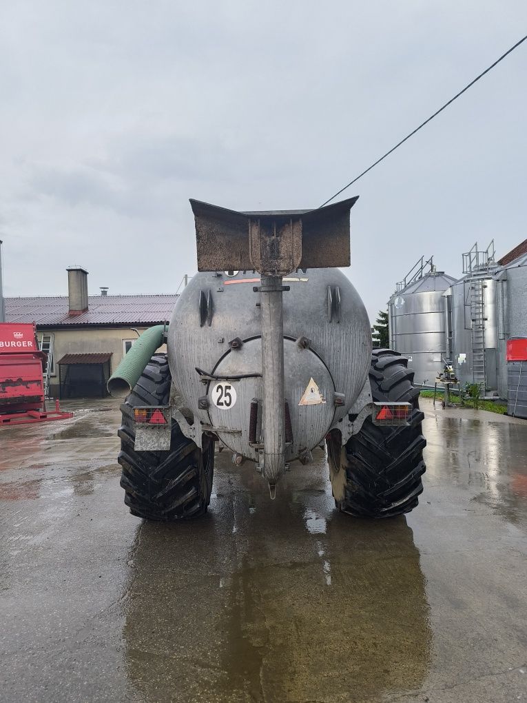 Pichon TCI 11300 wóz asenizacyjny beczka