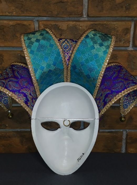 Венецианская интерьерная маска