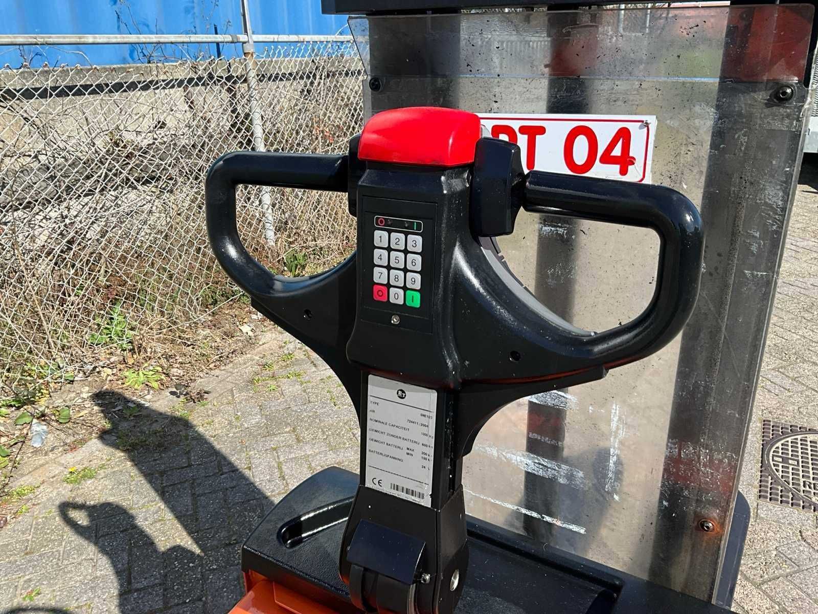 Stacker Empilhador porta paletes elétrico usado, elevação 3.2m