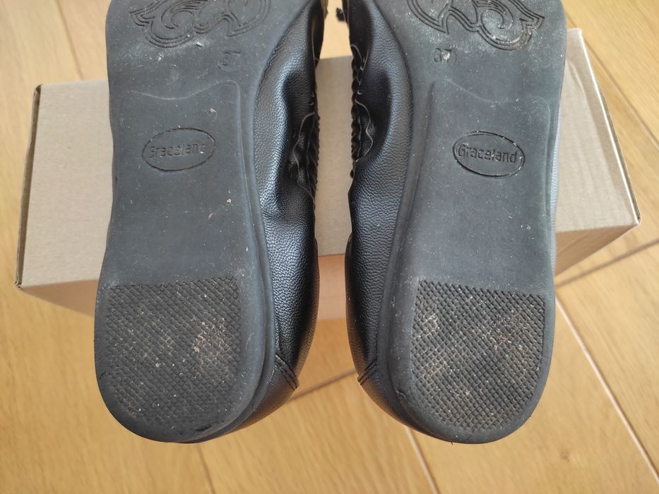 buty baleriny czarne na gumce ze sklepu Deichmann