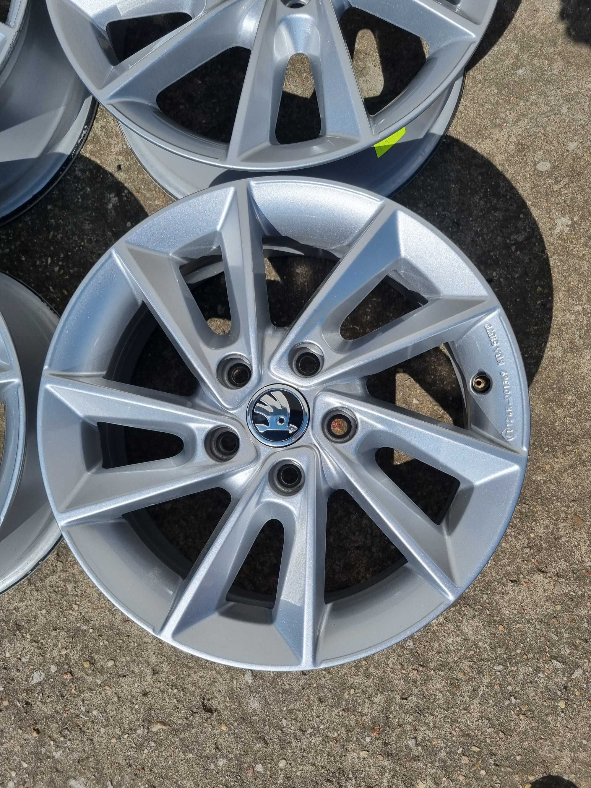 FELGI ALUMINIOWE 5x112 R16" 6Jx 16 ET43 SKODA Octavia Karoq Kamiq FA54