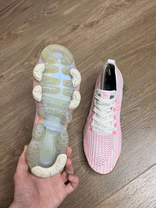 Продам БОМБЕЗНІ жіночі кросівки Nike Air Vapormax 3 “Phantom Pink”