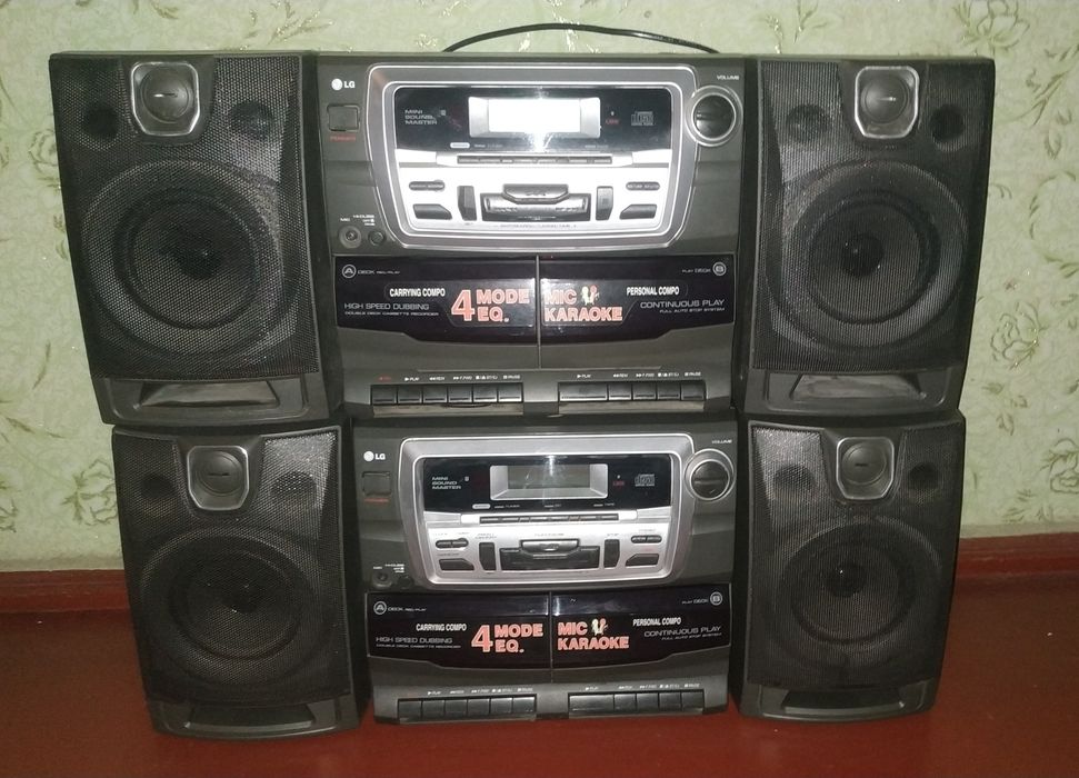 Музыкальный центр LG, диск, радио работает.