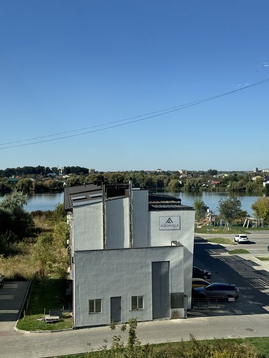 Продаж! Однокімнатна квартира з виглядом на озеро