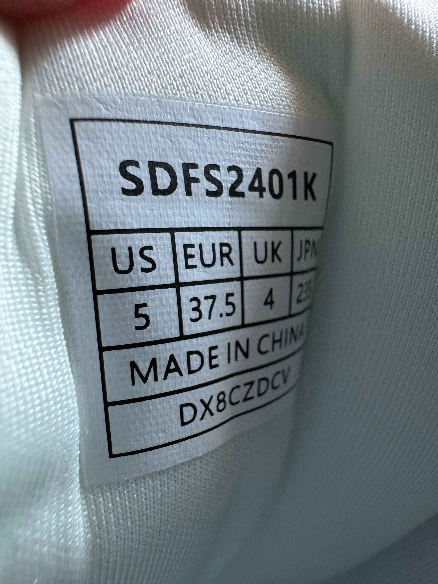 Nowe sneakersy damskie DREAM PAIRS podeszwa TPR białe srebrne  37,5