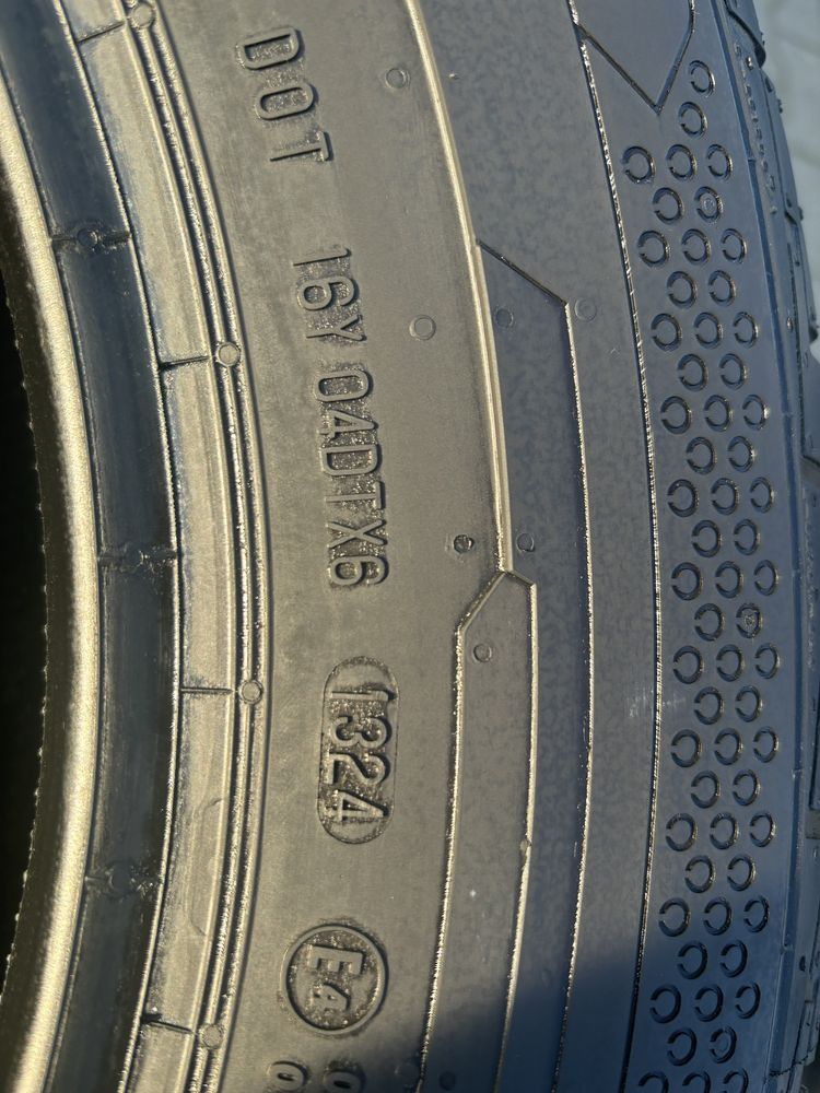 Demo opony wzmacniane 215/65 R16C Continental 109/107T