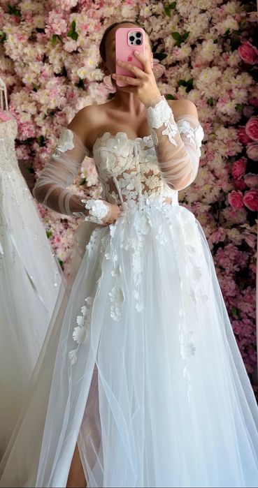 Nowiutka sukienka ślubna