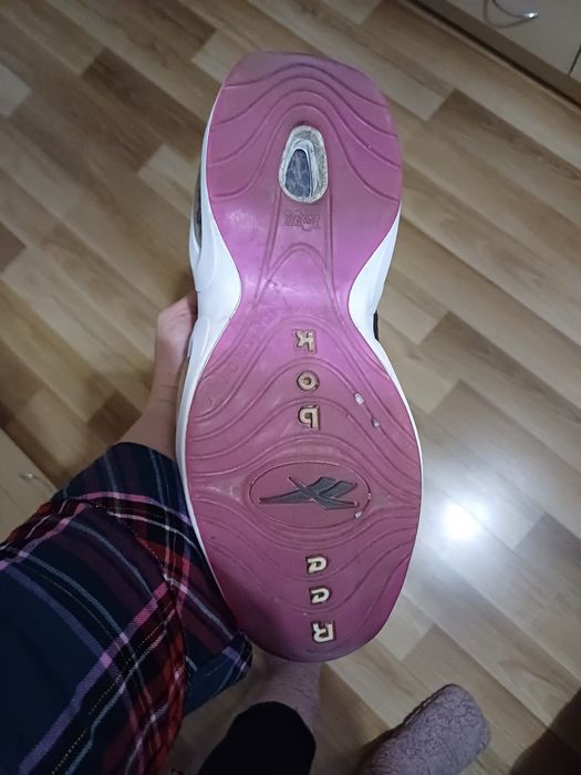 Кросівки майже нові