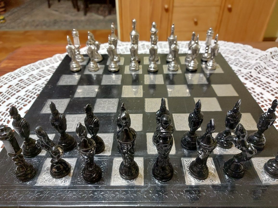 Metalowe szachy 36x36 cm