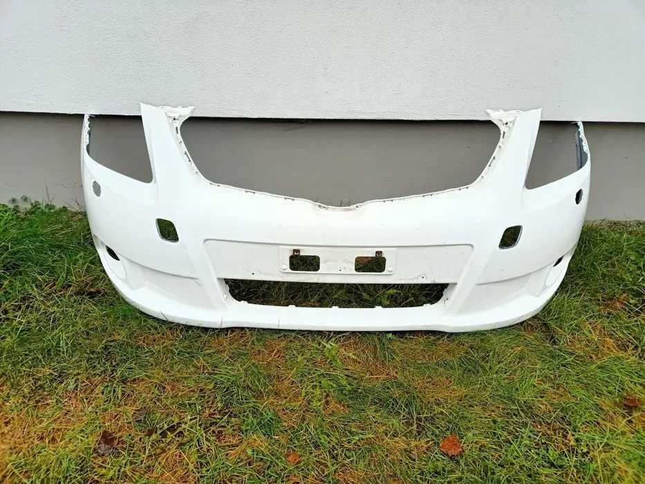 Zderzak przedni Toyota Avensis T27 biały 2010