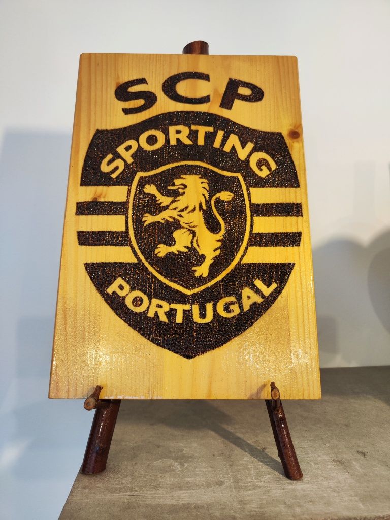 Placa de Madeira com Símbolo do Sporting