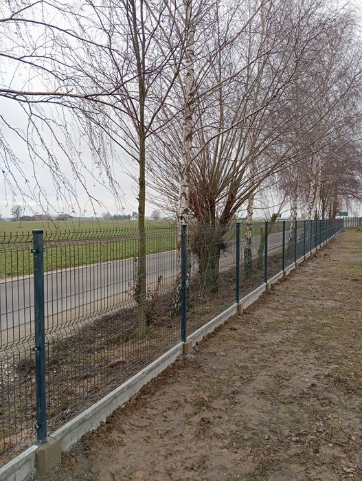 Montaż ogrodzeń systemowych