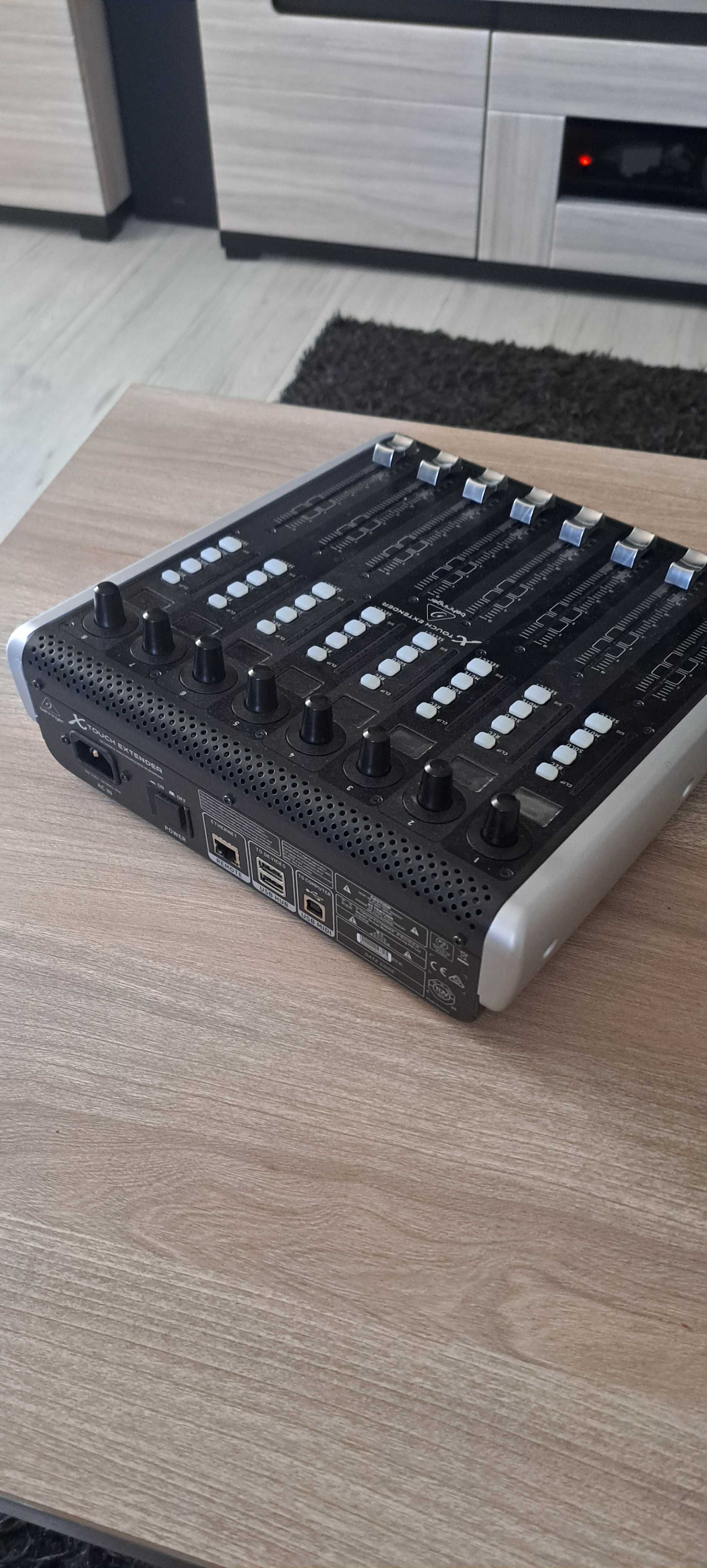 Behringer X-Touch Extender Kontroler MIDI
