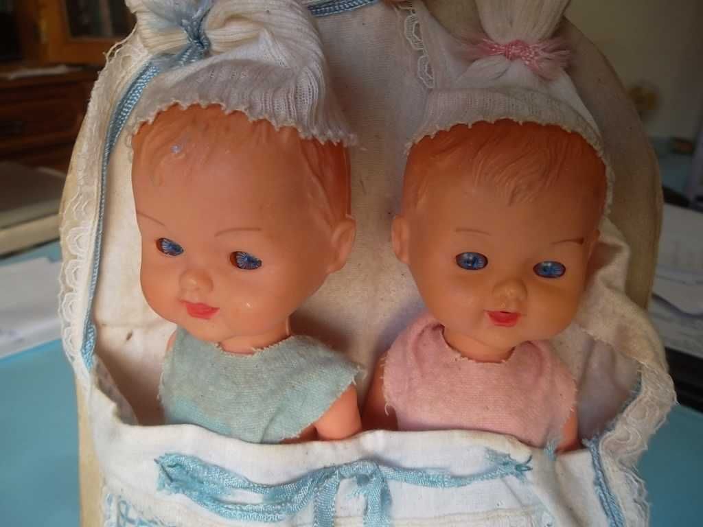 2 bonecas vintage a dormir, olhos dinâmicos, Brinquedo muito antigo.