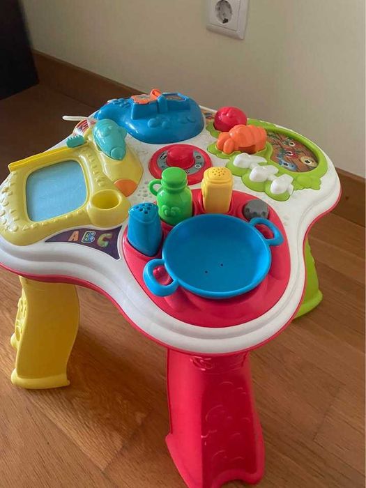 Mesa de atividades Chicco