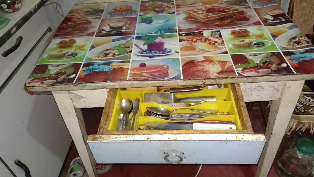 Ящики кухонные и стол