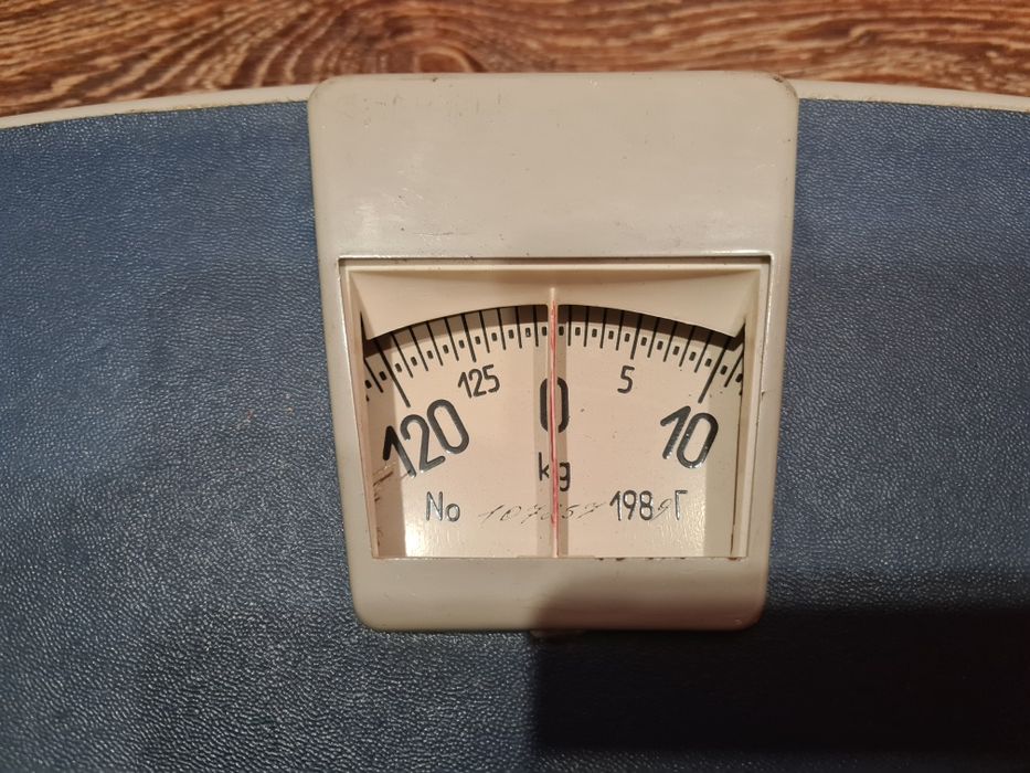 Напольные весы механика СССР 1989г. Металлические до 130кг.