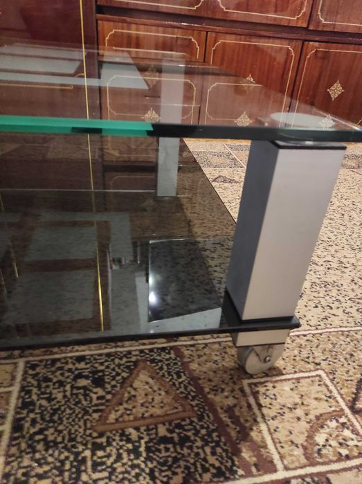 Стол стеклянный квадратный кофейный, журнальный.