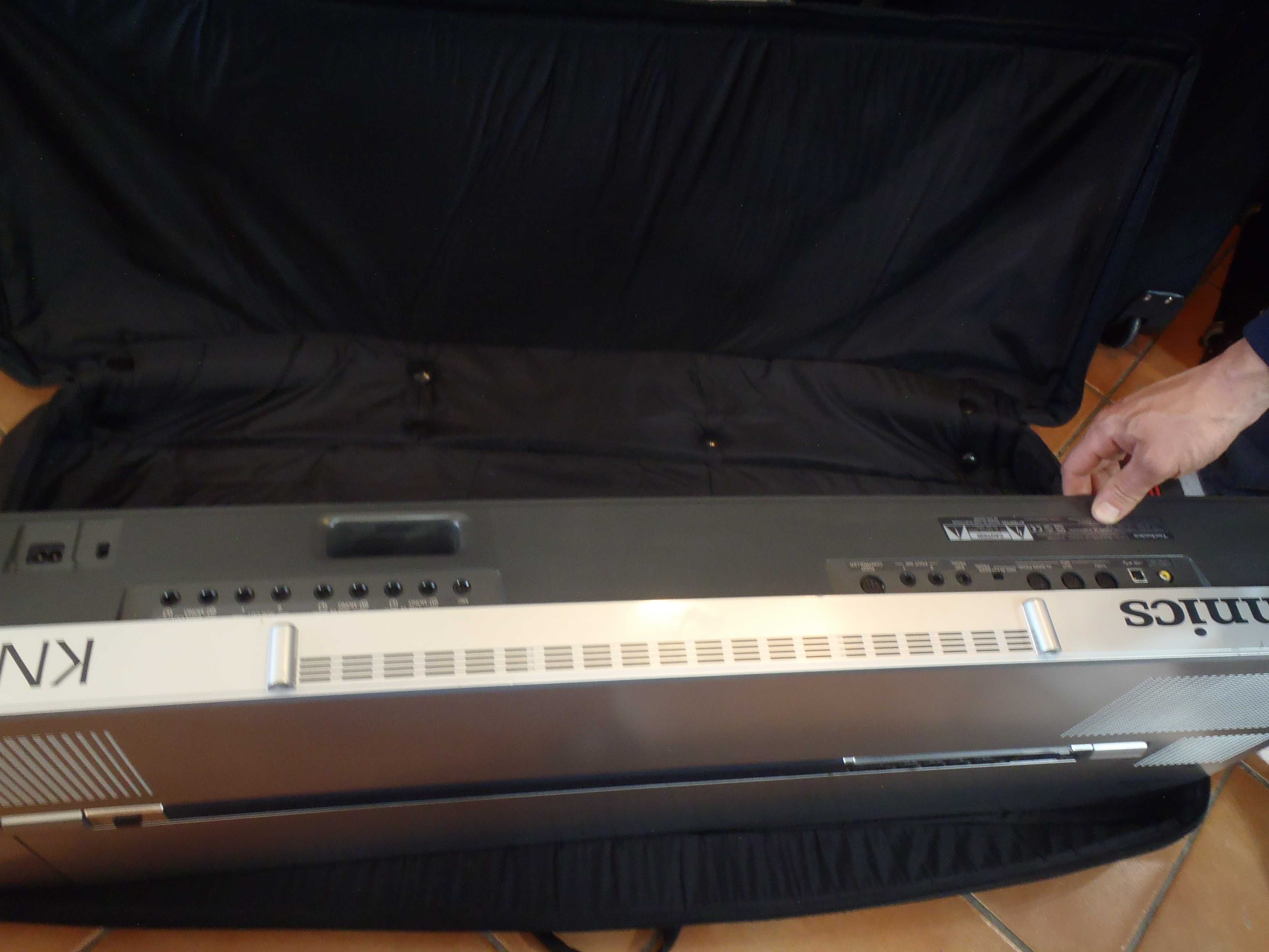Sprzedam keyboard Technics SX-KN7000 + instrukcja polska + stojak
