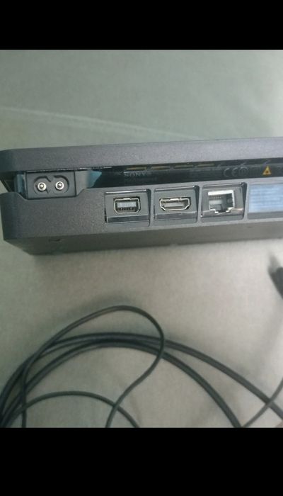 Konsola PlayStation4 oraz 2 pady